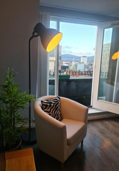 City Centre Top Floor Apartment In Belfast City Centre Zewnętrze zdjęcie
